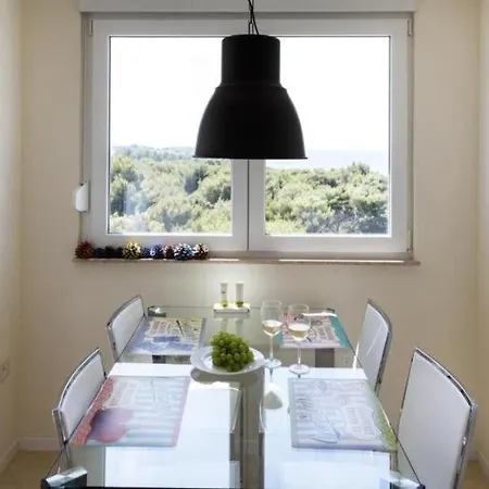 Family - Sea View * プーラ